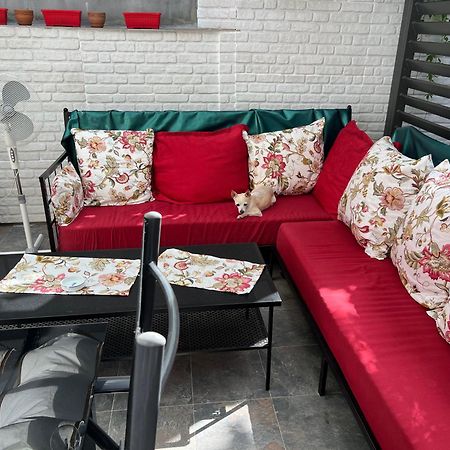 A Lovely 2 Bedroom Apartment In The Heart Of Софія Екстер'єр фото