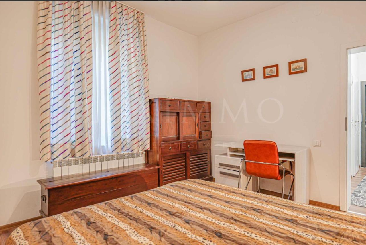 A Lovely 2 Bedroom Apartment In The Heart Of Софія Екстер'єр фото